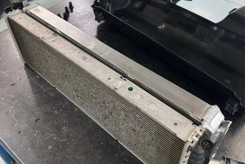 CSF Porsche 992 911 High-Performance All-Aluminum Radiator (Center)